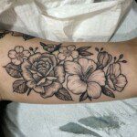 tatuaje de flores para mujer
